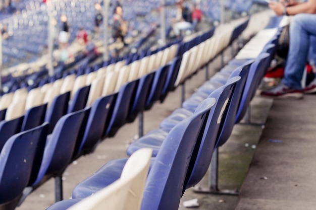 Leere Tribünen im Stadion