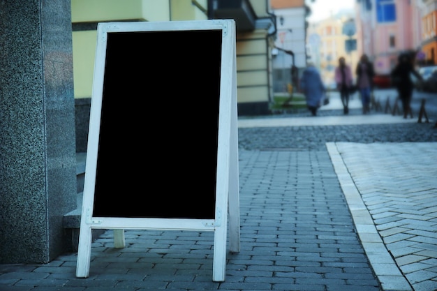 Foto leere werbetafel auf der stadtstraße