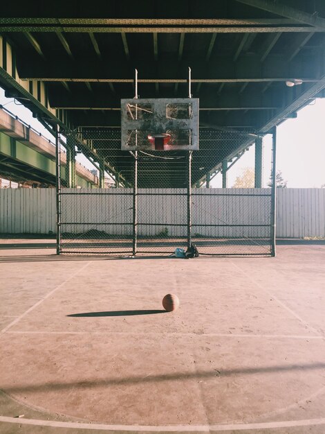 Leerer Basketballplatz