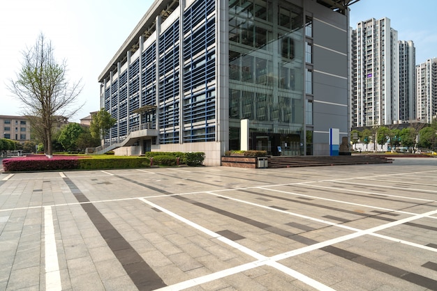 Leerer Boden und Bürogebäude im Wissenschaftspark, Chongqing, China