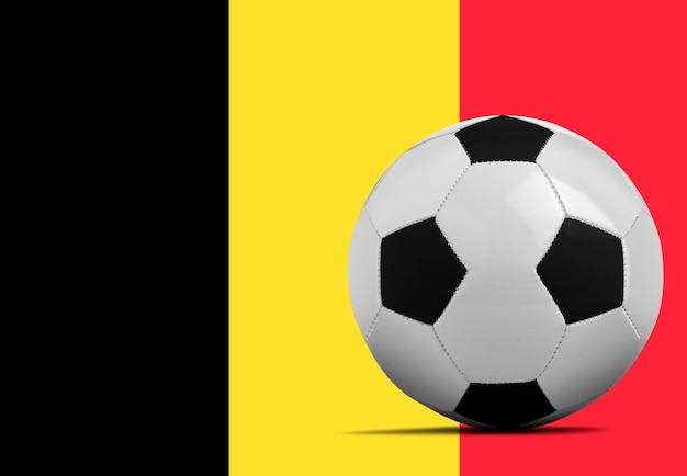 Leerer Fußball mit belgischer Nationalmannschaftsflagge