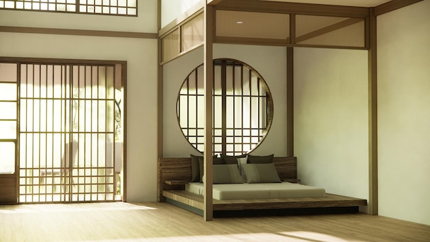 Leerer Raum im japanischen Stil, dekoriert mit Holzbett, weißer Wand und Holzwand