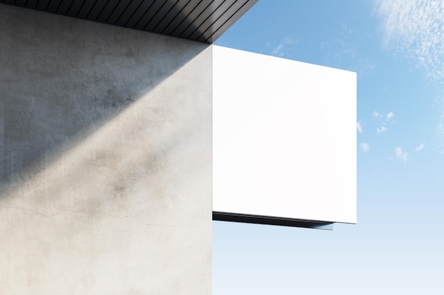 Leerer weißer quadratischer Stopper oder Banner, der an einem Betongebäude mit Schatten und hellblauem Himmel hängt Bar Restaurant Shop und Werbekonzept Mock up 3D Rendering