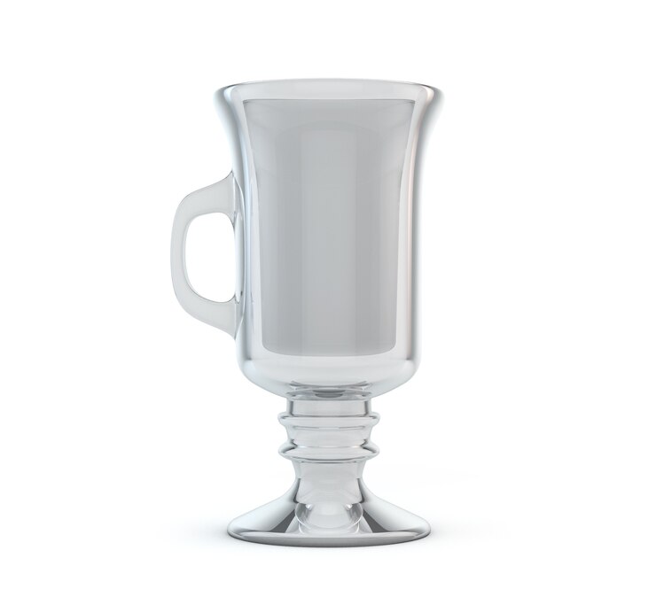 Foto leeres latte-glas isoliert auf weißem 3d-rendering