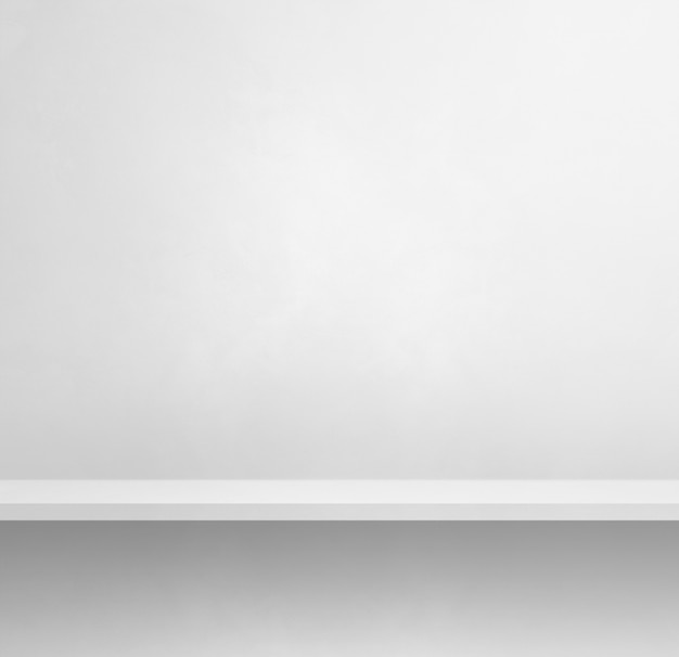 Leeres Regal an einer weißen Wand. Hintergrund-Vorlage-Szene. Quadratisches Banner
