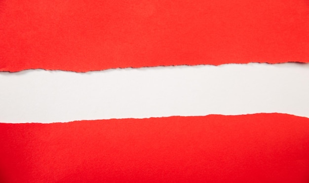leeres und zerrissenes Papier