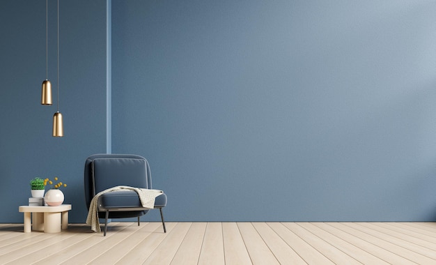 Leeres Wohnzimmer mit blauem Sessel und Tisch auf leerem dunkelblauem Wandhintergrund