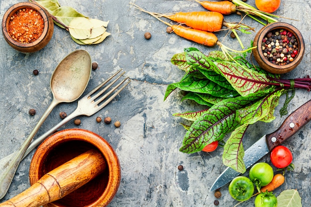 Legumes frescos para salada