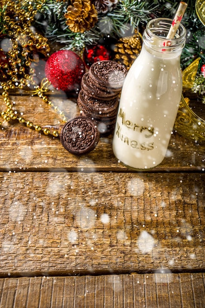 Leite com biscoitos de chocolate para o papai noel