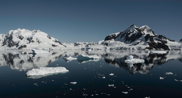 Lemaire Strait Coast Berge und Eisberge Antarktis