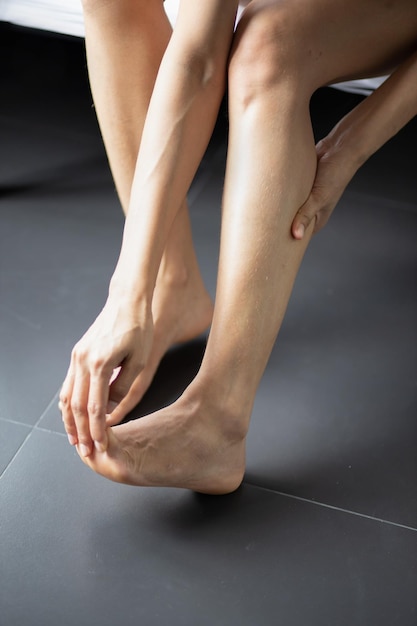 Lesão do pé na dor da artrite gotosa da articulação do dedo do pé