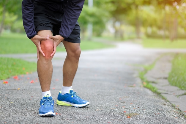 lesión deportiva en la pierna, dolor muscular durante el entrenamiento