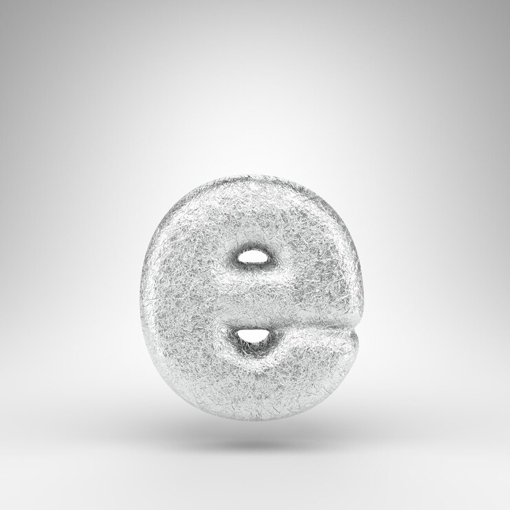 Foto letra e minúscula sobre fondo blanco. papel de aluminio arrugado fuente renderizada en 3d con textura de metal brillante.