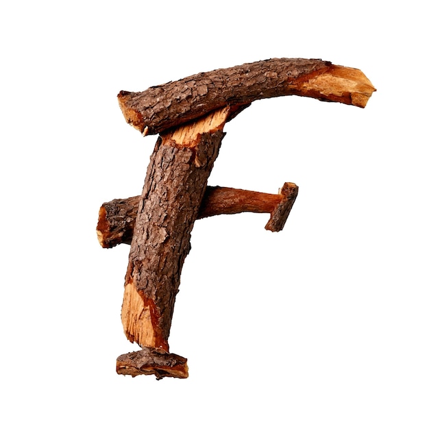 Letra F hecha de troncos de madera