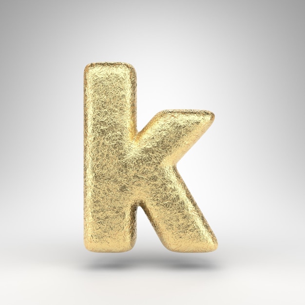 Letra K em minúsculas em fundo branco. Folha de ouro vincada fonte renderizada 3D com textura de metal brilhante.