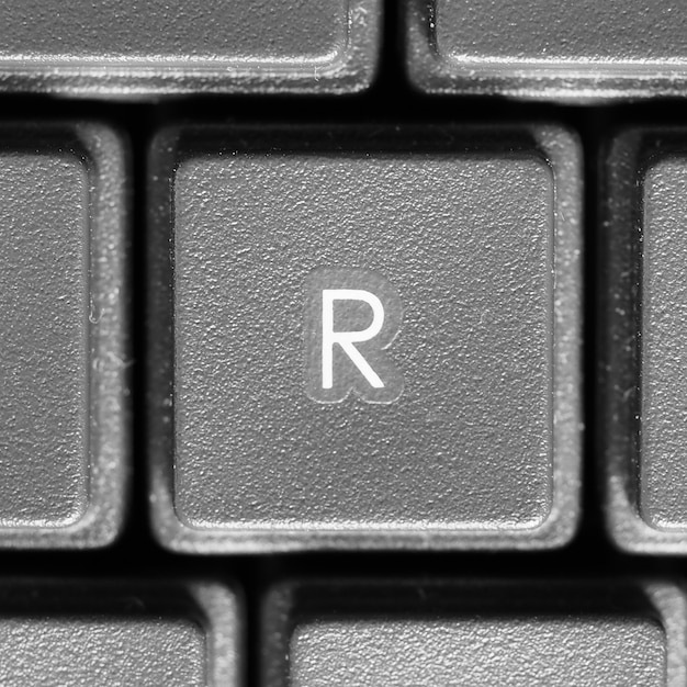 Foto letra r en el teclado de la computadora