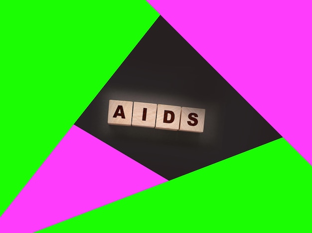 Letras de SIDA en cubos de madera STD enfermedades de transmisión sexual