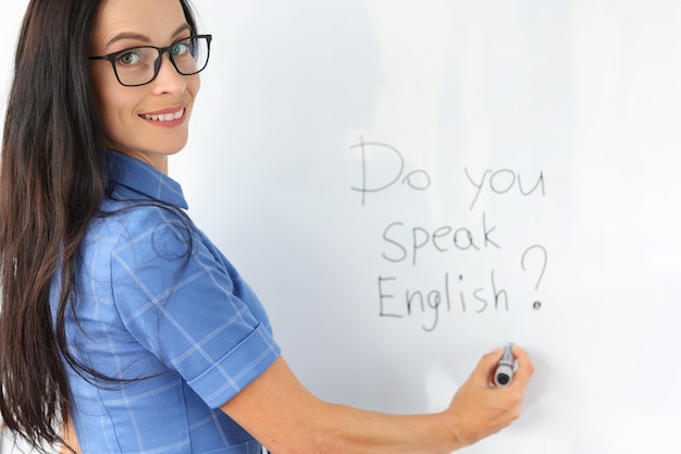 Letras você fala inglês no quadro branco conceito de professor de inglês