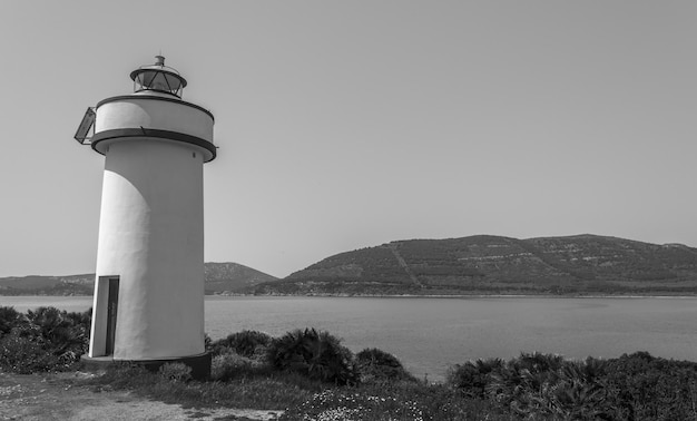 Leuchtturm an der sardischen Küste bei Maristella