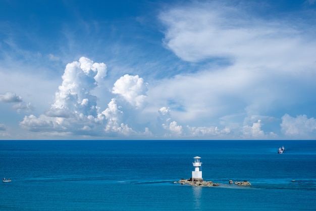 Leuchtturm auf dem Meer