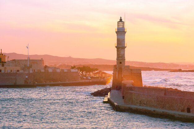 Leuchtturm bei Sonnenuntergang, Chania, Kreta, Griechenland