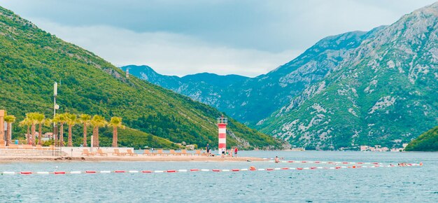 Leuchtturm in der Bucht von Kotor, Montenegro. Sommerurlaub