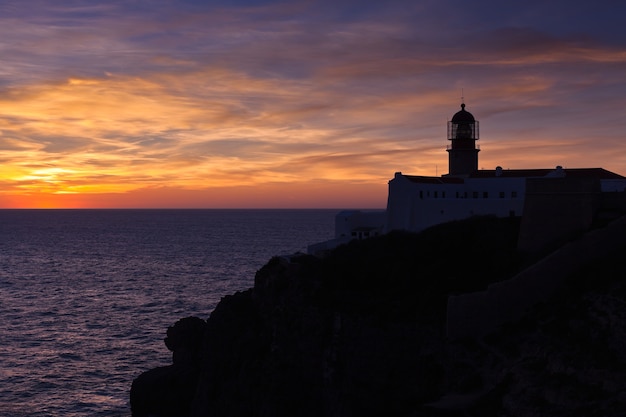 Leuchtturm von Cabo Sao Vicente, Sagres, Portugal bei Sonnenuntergang - Farol do Cabo Sao Vicente (erbaut im Oktober 1851)