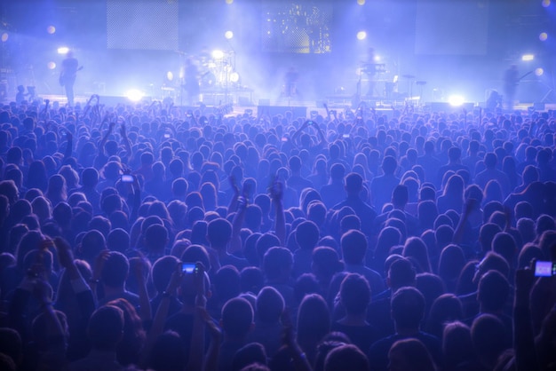 Leute beim Konzert