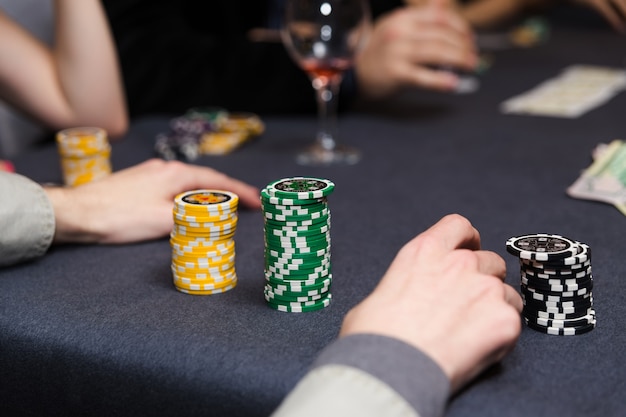 Leute, die Poker spielen