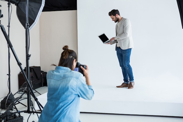 Levantamento modelo masculino para o fotógrafo