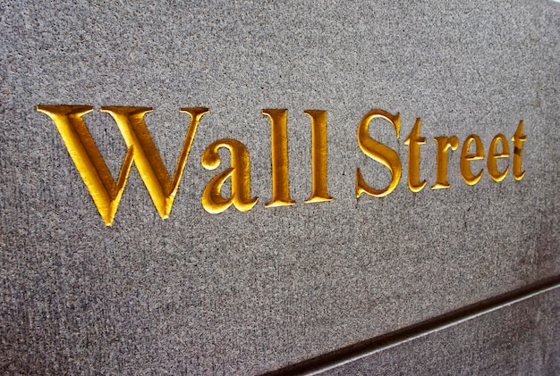 Leyenda Wall Street en el Bajo Manhattan, Nueva York, EE.UU.