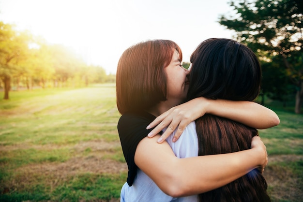 Lgbt mulheres lésbicas casal momentos felicidade