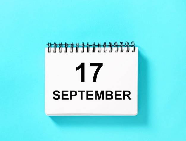 Libro de calendario para la fecha. Página del calendario 17 de septiembre