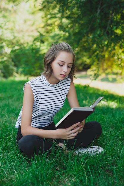 Libro de lectura adolescente