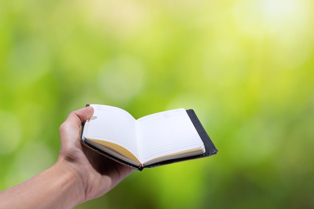 Foto libro de soporte para la mano