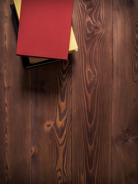 Foto libros sobre la mesa