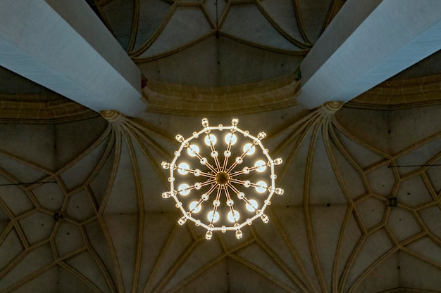 Licht und Decke im Münchner Dom