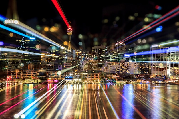 Foto lichtspuren auf einer stadtstraße in der nacht