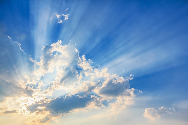 Lichtstrahl und die Wolken