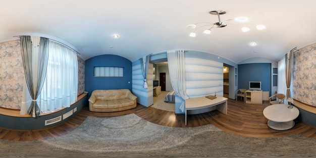 Foto lida bielorrusia 4 de agosto de 2012 vista panorámica de 360 ángulos en una pequeña habitación amueblada en el hotel completo 360 por 180 grados panorama esférico equidistante equirectangular sin costuras contenido vr ar