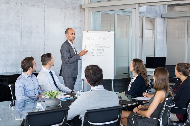 Foto líder briefing pessoas de negócios