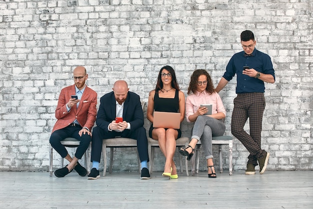 Foto líder de equipo exitoso gerente director ejecutivo líder de mercado y otro negocio líderes conceptos destacados