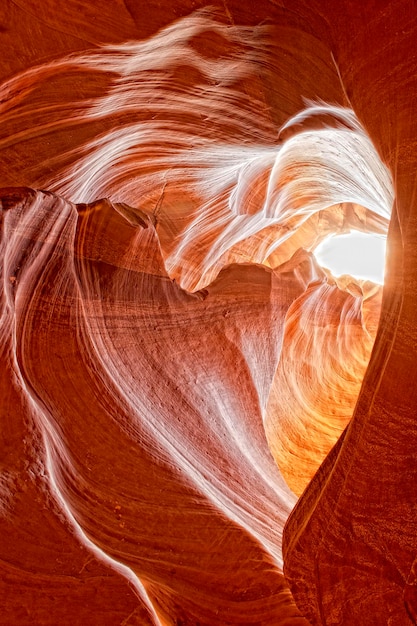Liebe Herzform Antelope Canyon-Ansicht mit Lichtstrahlen