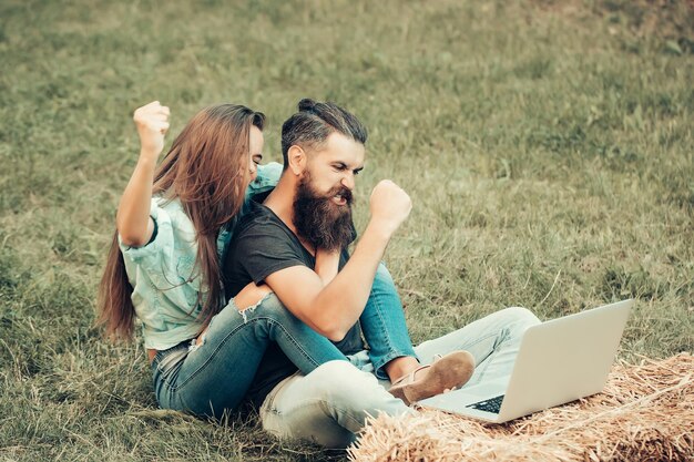 Liebe und Romantik, Technologie und Mobilgeräte, Wirtschaft und Bildung