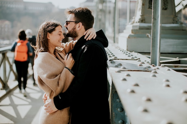 Liebespaar auf Kettenbrücke, Budapest