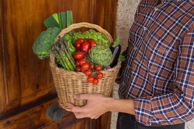 Lieferung von Gemüse aus der Region mit Bioprodukten aus der Region
