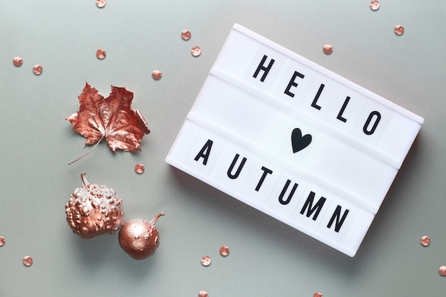 Lightbox con texto Hello Autumn y muestra del corazón