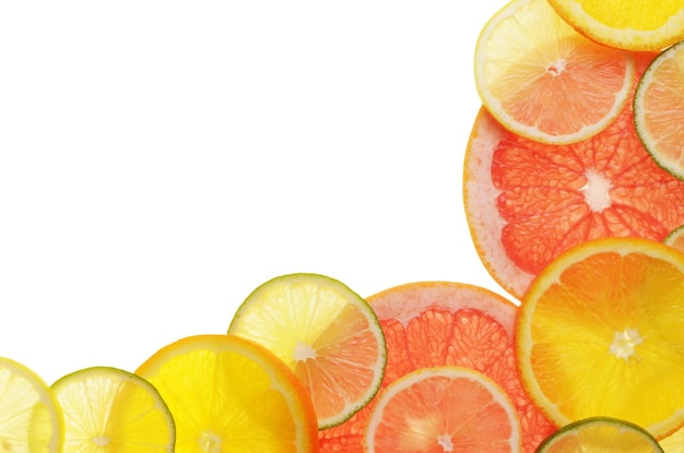 Lima limón pomelo y rodajas de naranja