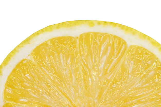 Limón cortado amarillo primer plano vista macro aislado sobre fondo blanco con trazado de recorte