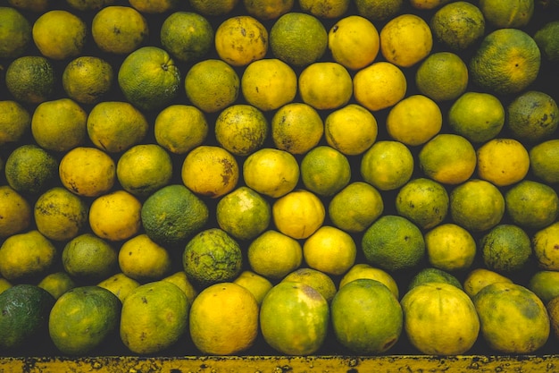 Limón verde y amarillo